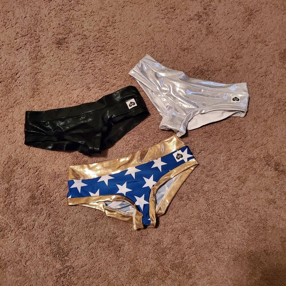 Bundle KMK cheeky shorts